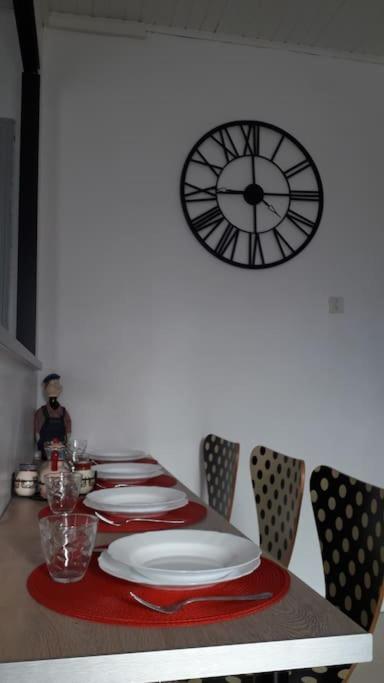 Bel Appartement Au Coeur De La Cite Medievale Sommières Eksteriør billede